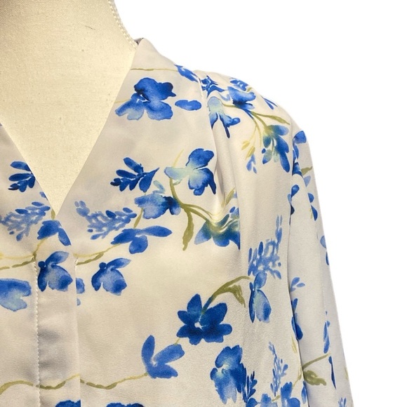 🌸 Investments floral print on a white background 🌸 - Picture 2 of 6